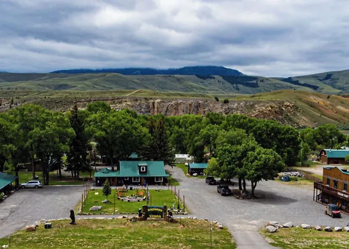 Chinook Winds Motel 2*