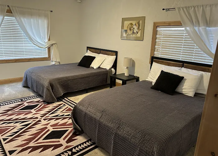 Chinook Winds Motel