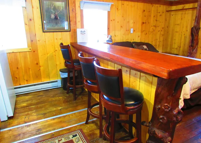 Chinook Winds Motel 2*
