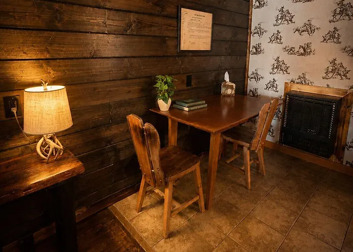 Chinook Winds Motel 2*