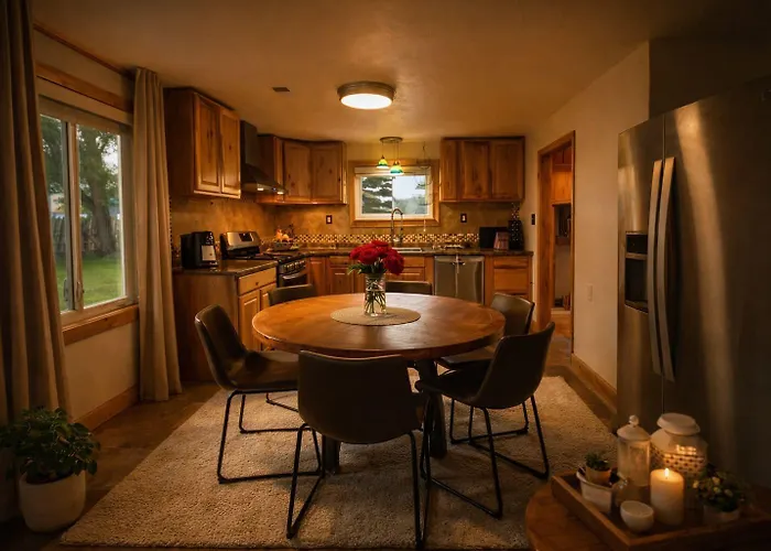 Chinook Winds Motel 2*